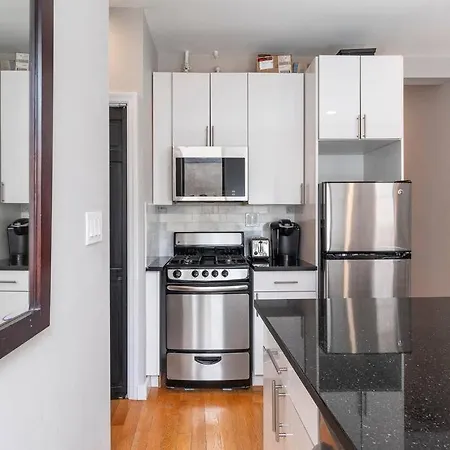 Renovated Lower East Side 2Br 1Ba Washer Dryer Apartment